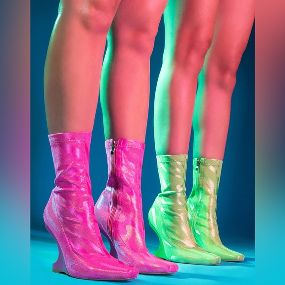 Azalea Wang Fuchsia Inverse Heel Bootie. - Picture 5 of 7